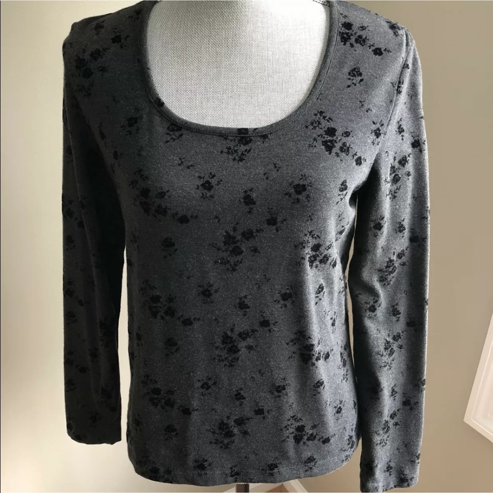 Woman’s 2 pc lounge suit
